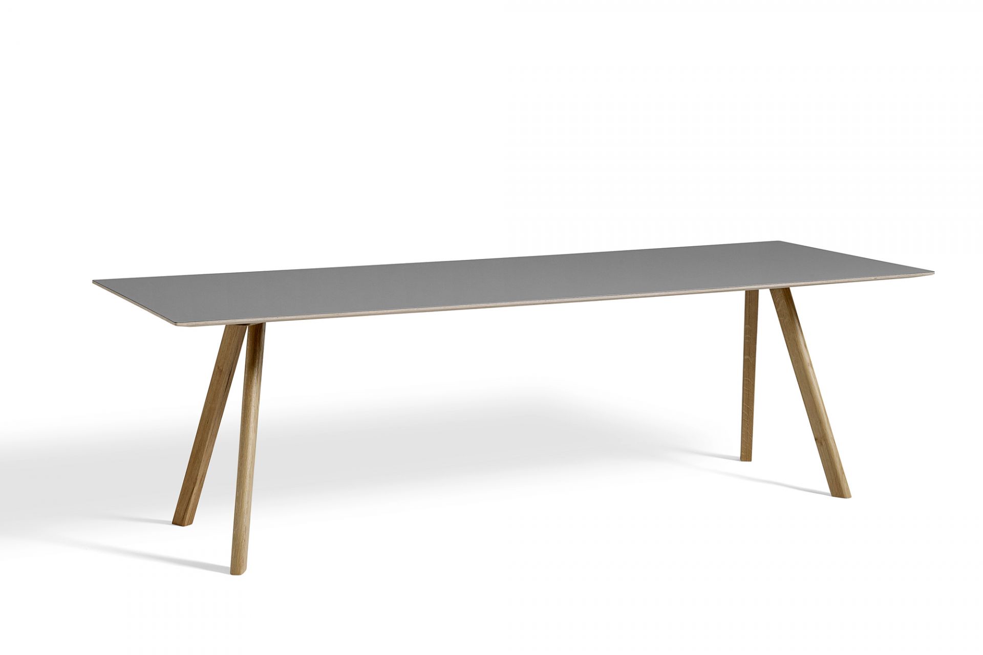 Grauer Copenhague Tisch CPH 30 von Hay mit Holzbeinen, ideal als Esstisch oder Schreibtisch.