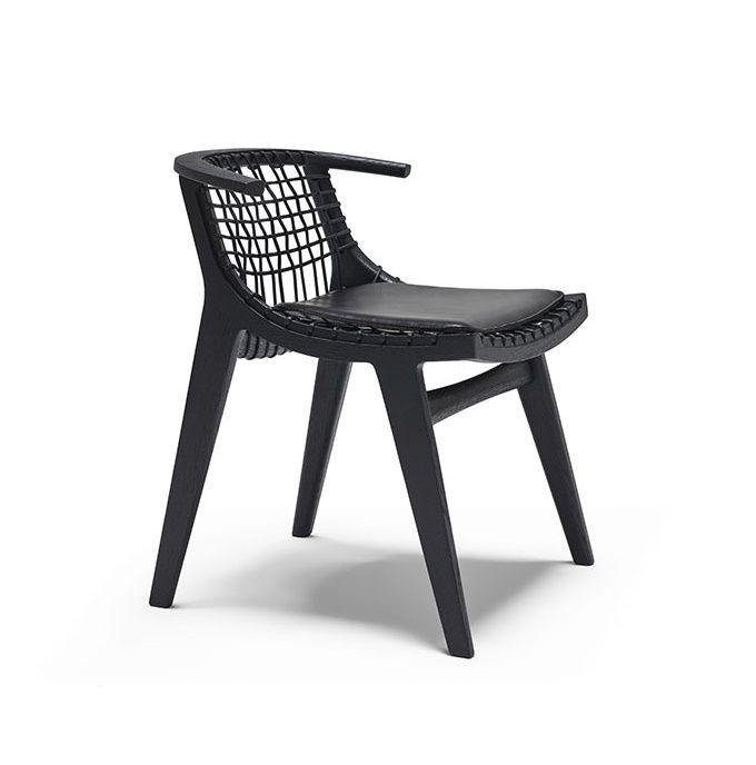 Schwarzer Klismos Stuhl von Knoll International mit Naturgeflecht und Filzgleitern, modernes Design.