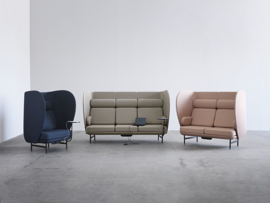 JH1001 Plenum Sessel von Fritz Hansen, 1-Sitzer und Sofa in Blau, Beige und Rosa.