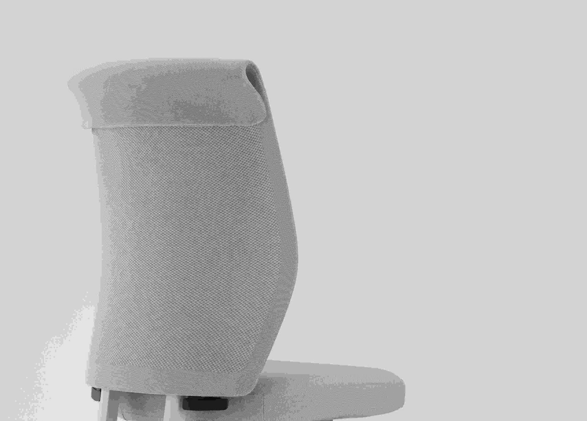 Detailaufnahme des Vitra ID Cloud Bürodrehstuhls in Grau, ergonomisch und modern für komfortables Sitzen.