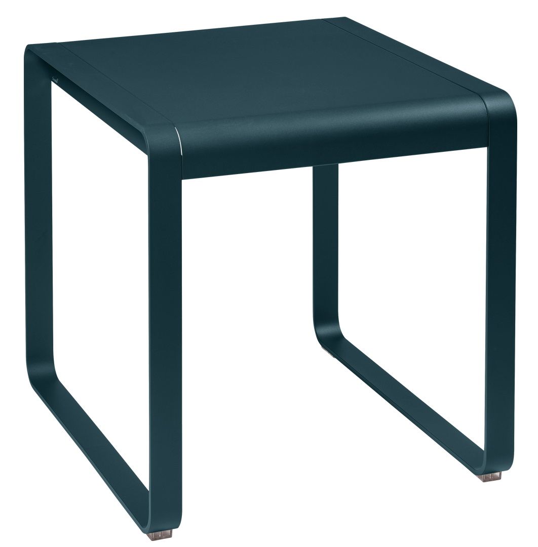 Blauer Bellevie Tisch von Fermob für den Außenbereich, moderner Beistelltisch aus Metall.