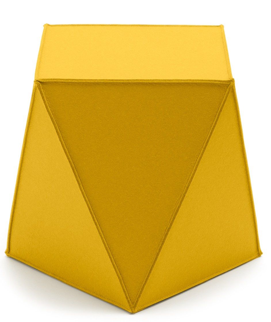 Gelber Brilli Sitzhocker von HEY-SIGN by BWF Group, moderner Filzhocker in geometrischem Design.