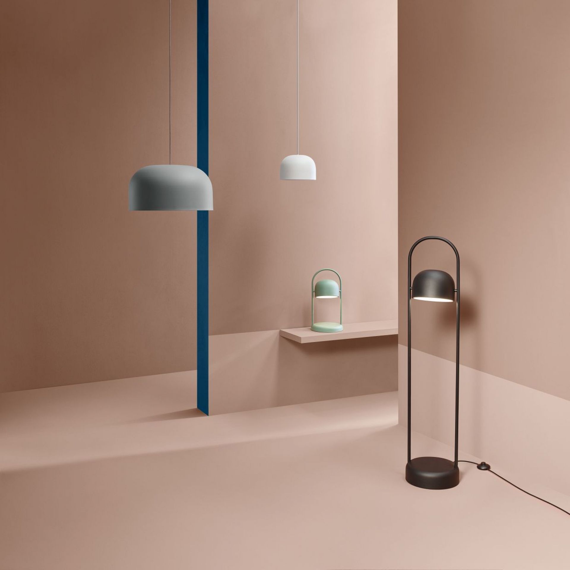 Quay Stehleuchte von Eva Solo: Moderne Stehlampe aus Stein, Durchmesser 16 cm, in minimalistischem Design.