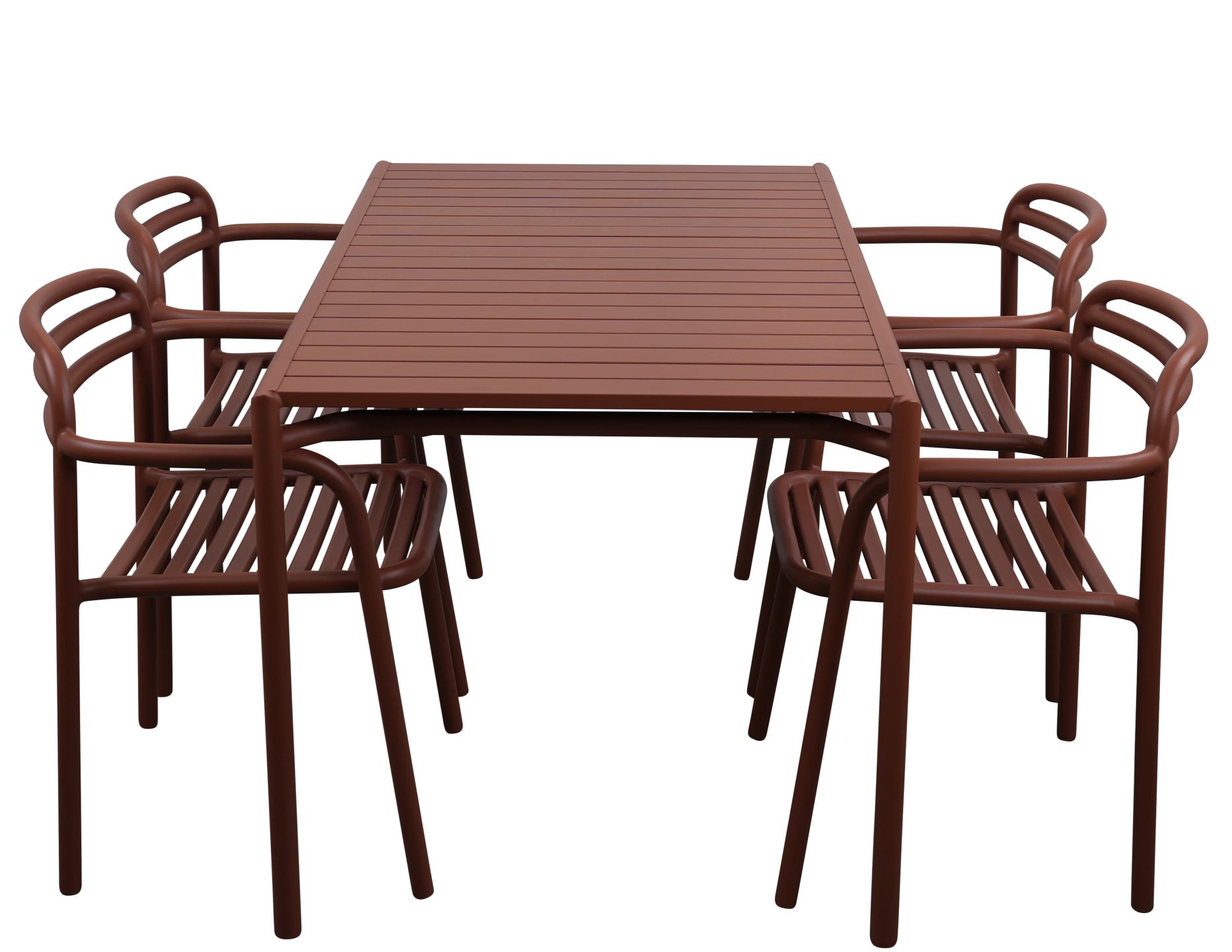 Brauner Gartentisch mit vier Bliss Armchair Armlehnstühlen von Cane-Line für den Außenbereich.