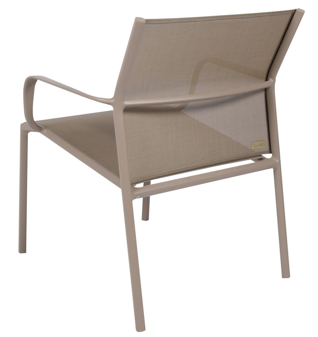 Rückansicht des Cadiz Sessels von Fermob, ein moderner Outdoor Sessel mit Armlehnen in Taupe.