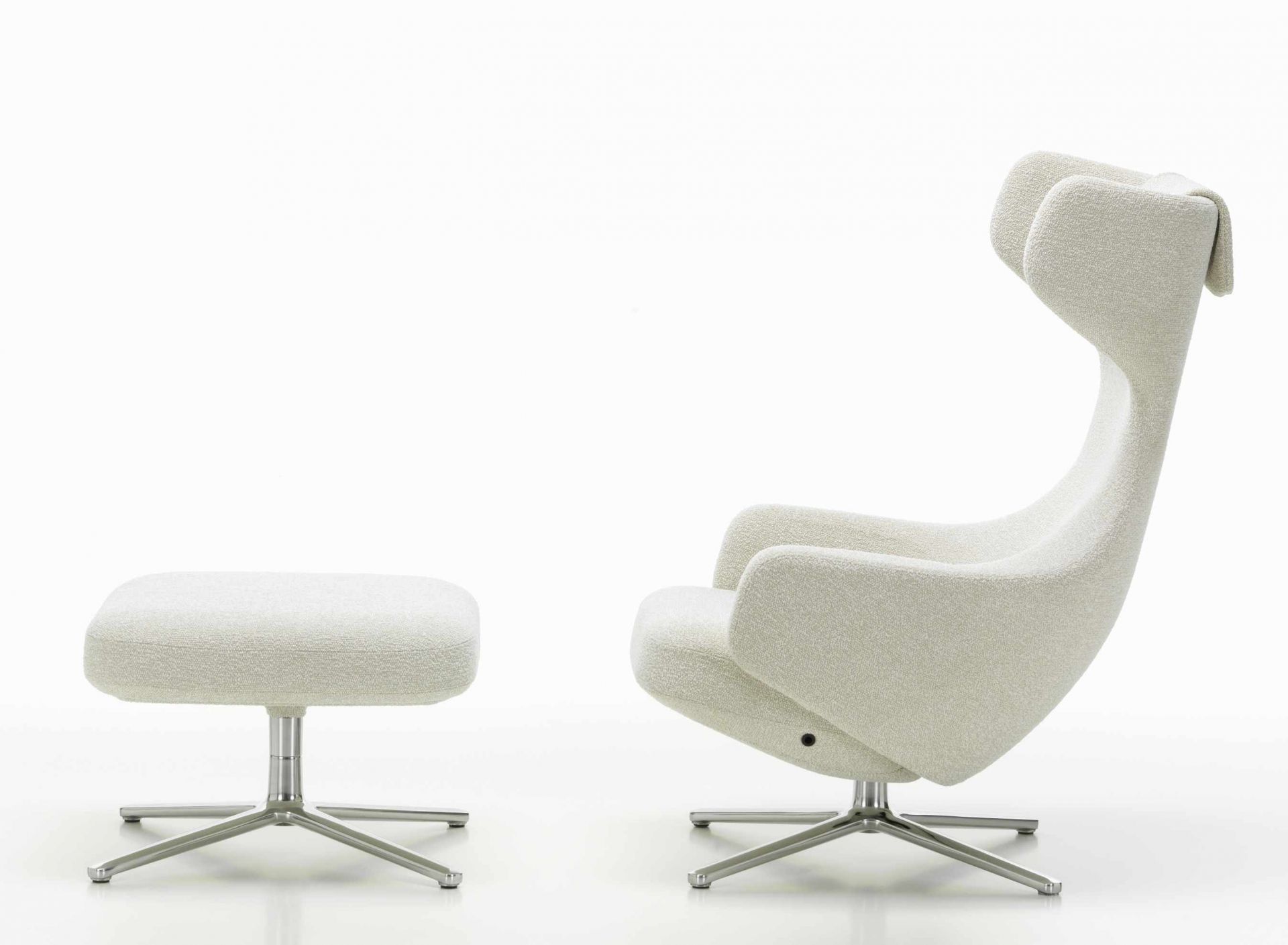 Grand Repos Sessel mit Ottoman von Vitra, Poliert Nubia Elfenbein, bequemer Relaxsessel mit Fußhocker.