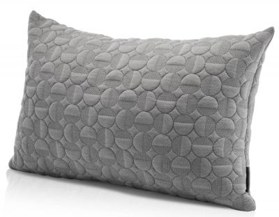 Graues Vertigo Kissen von Arne Jacobsen für Fritz Hansen mit geometrischem Muster und hochwertiger Textur.
