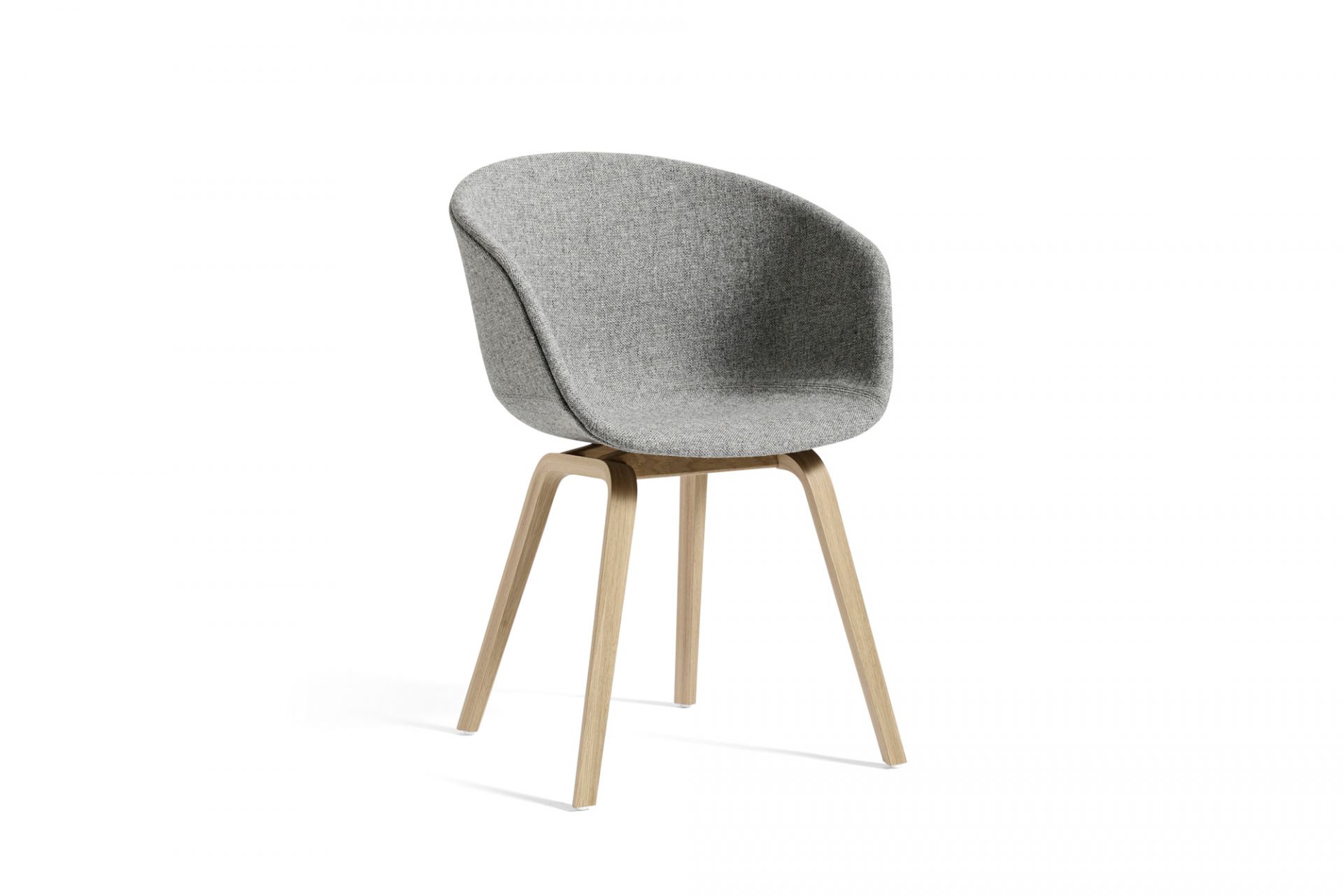 Grauer About A Chair AAC23 Stuhl mit Holzgestell und Vollpolster von Hay.