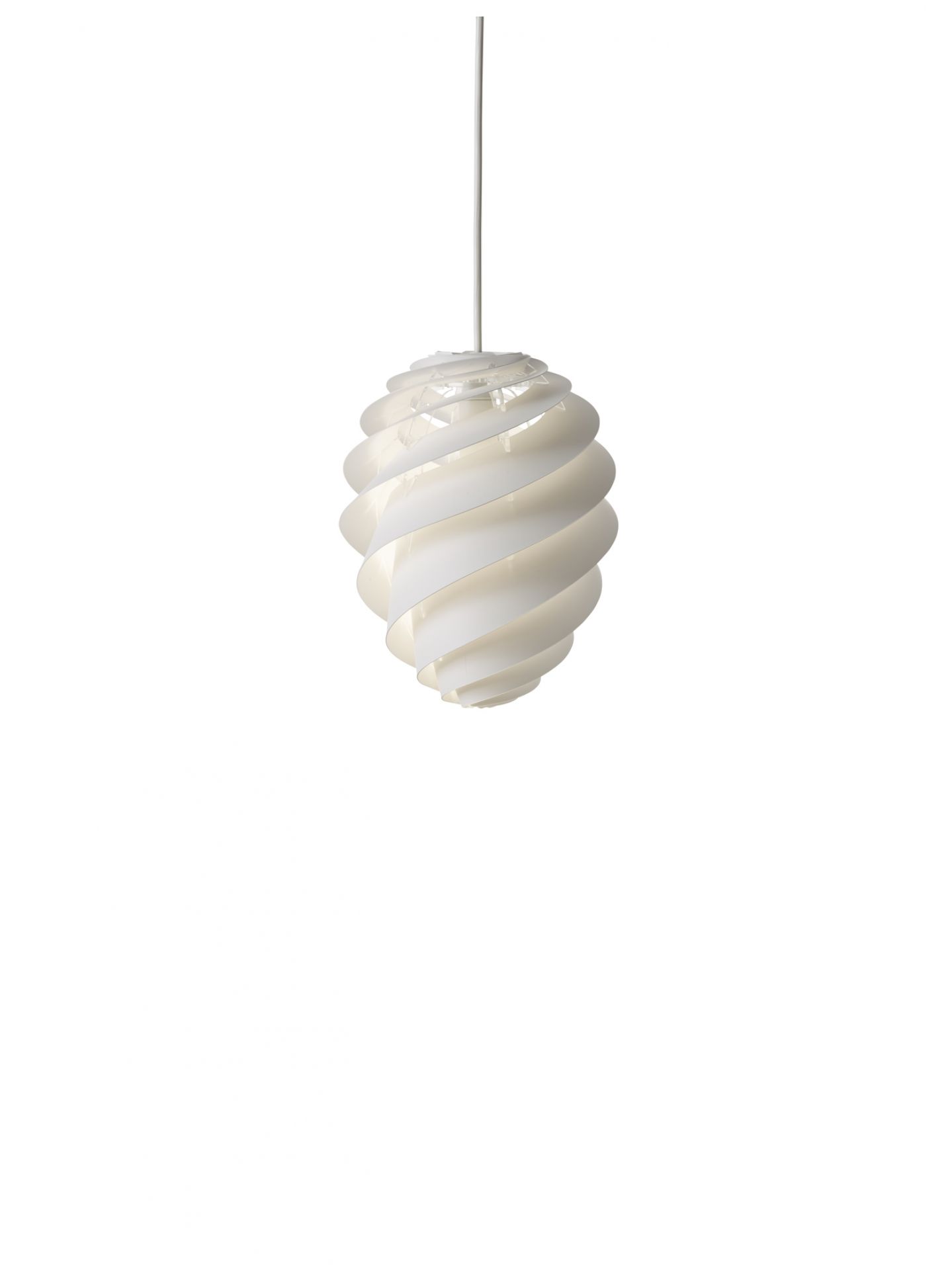 Weiße Swirl Pendelleuchte von Le Klint mit spiralförmigem Design, moderne Hängelampe für Wohnräume.