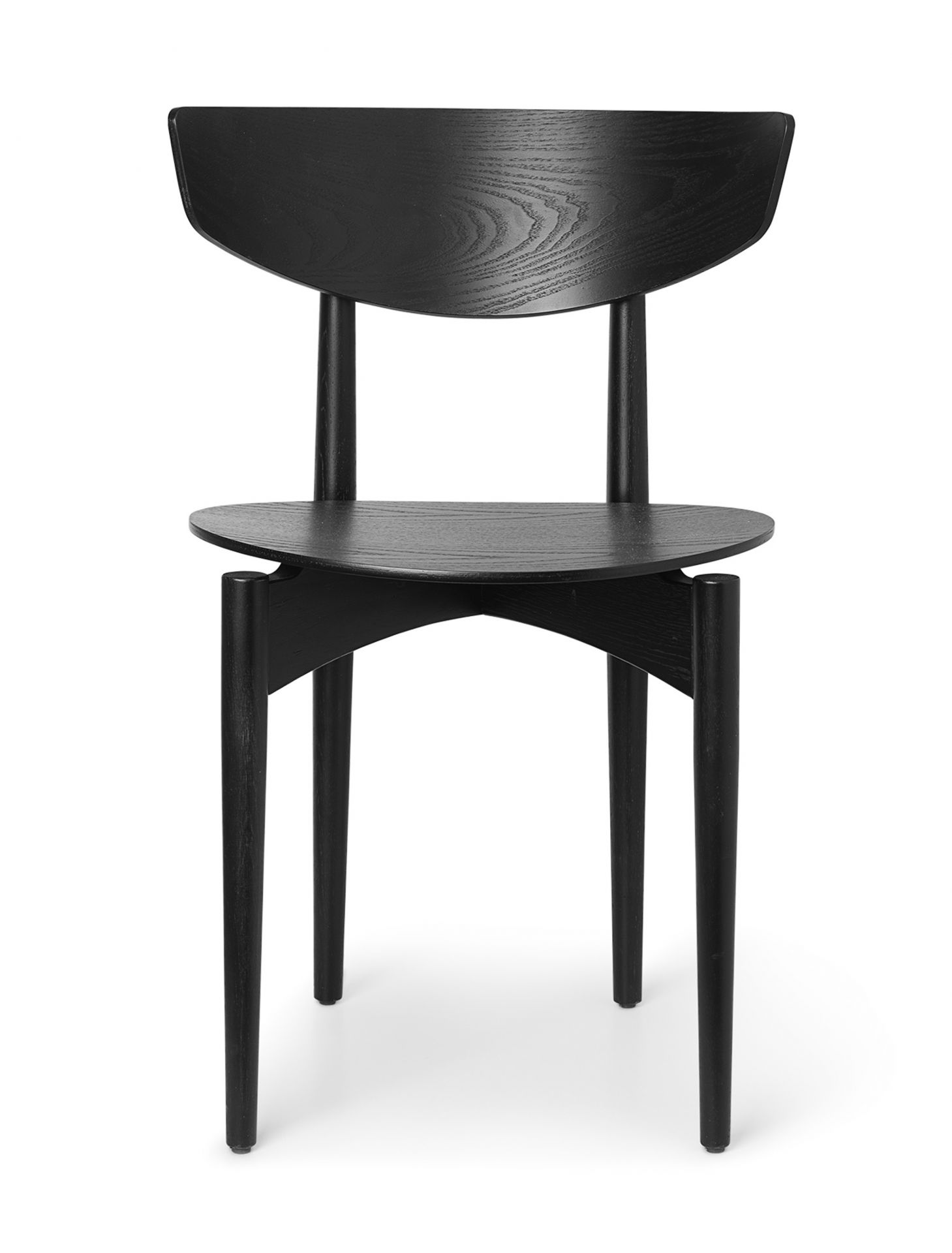 Schwarzer Herman Stuhl von Ferm Living mit Holzgestell, moderner Esszimmerstuhl für stilvolles Wohnen.