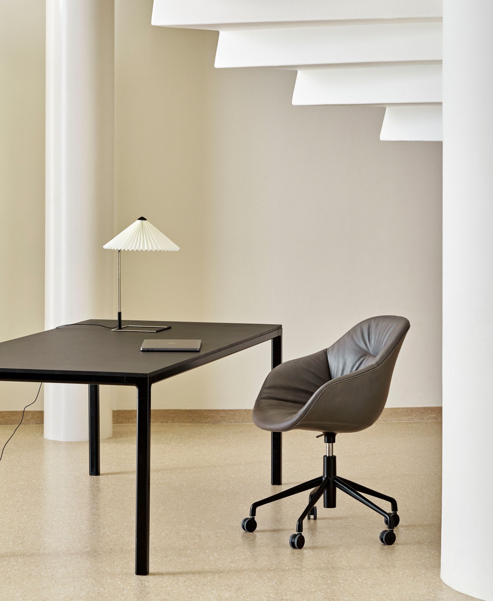 Matin Table Lamp S tafellamp geel Hay
