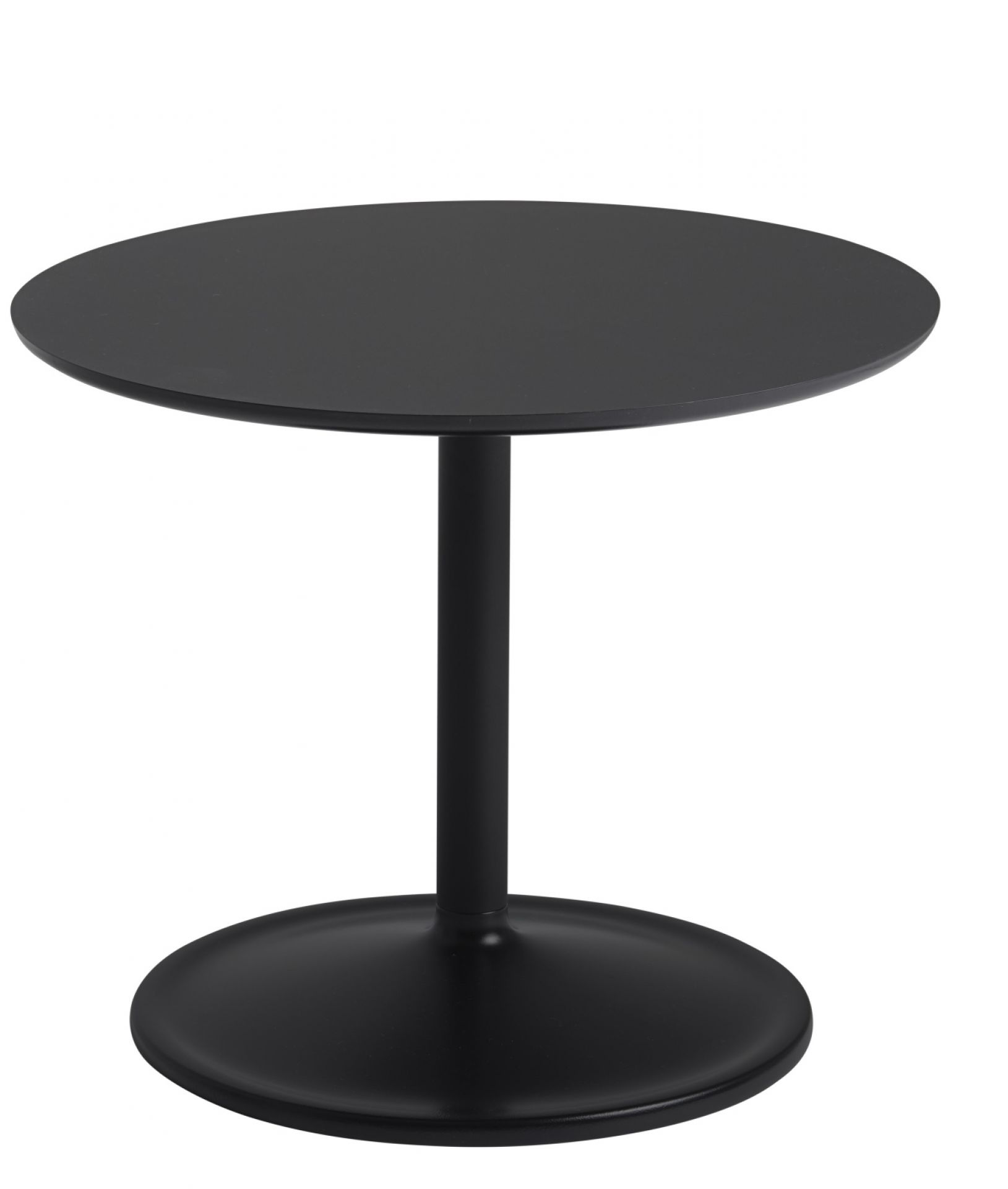 Schwarzer Soft Side Table Beistelltisch von Muuto mit runder Tischplatte und Fuß. Moderner Beistelltisch.
