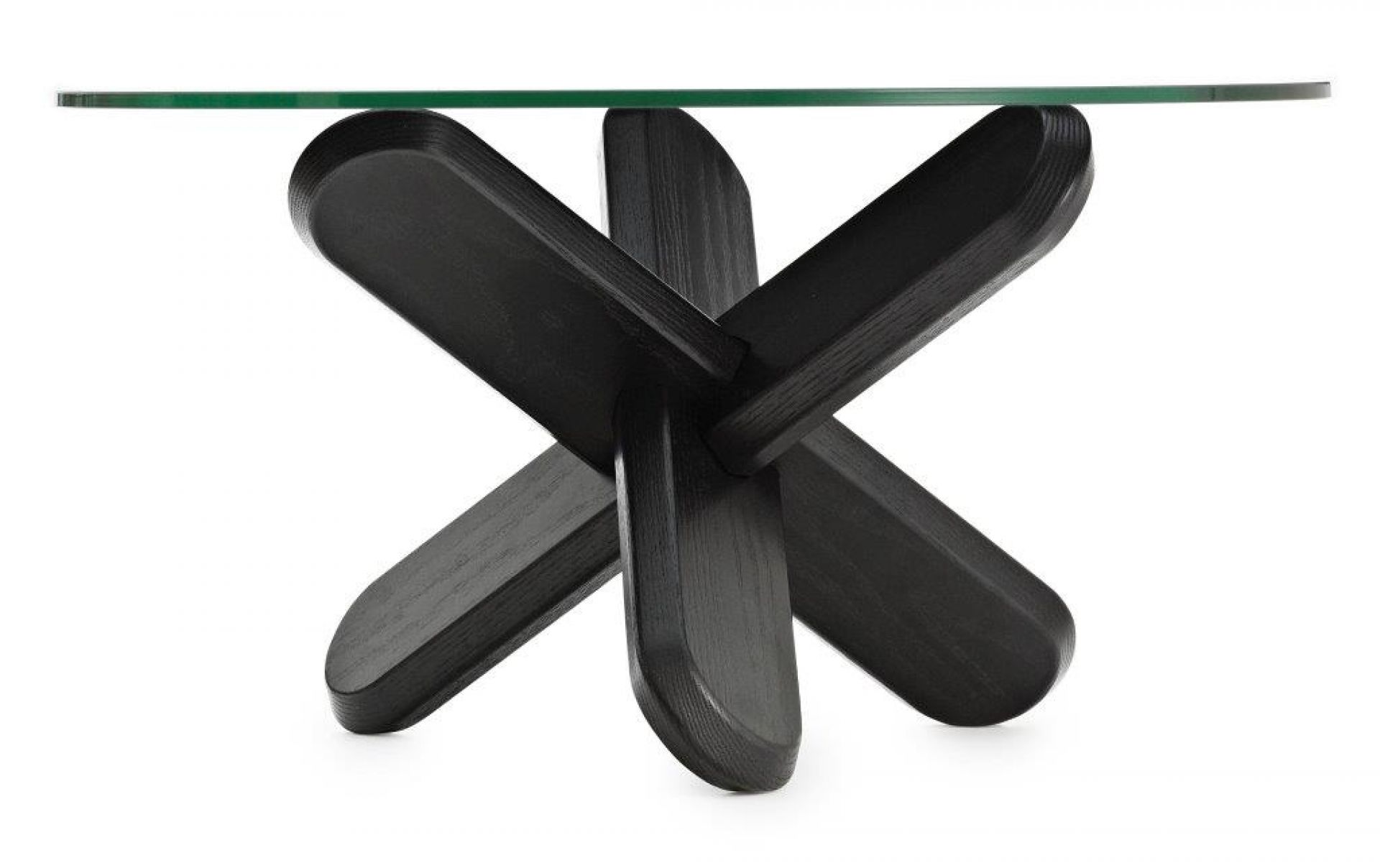Normann Copenhagen Ding Table mit Glasplatte und schwarzem Holzfuß in Sternform.
