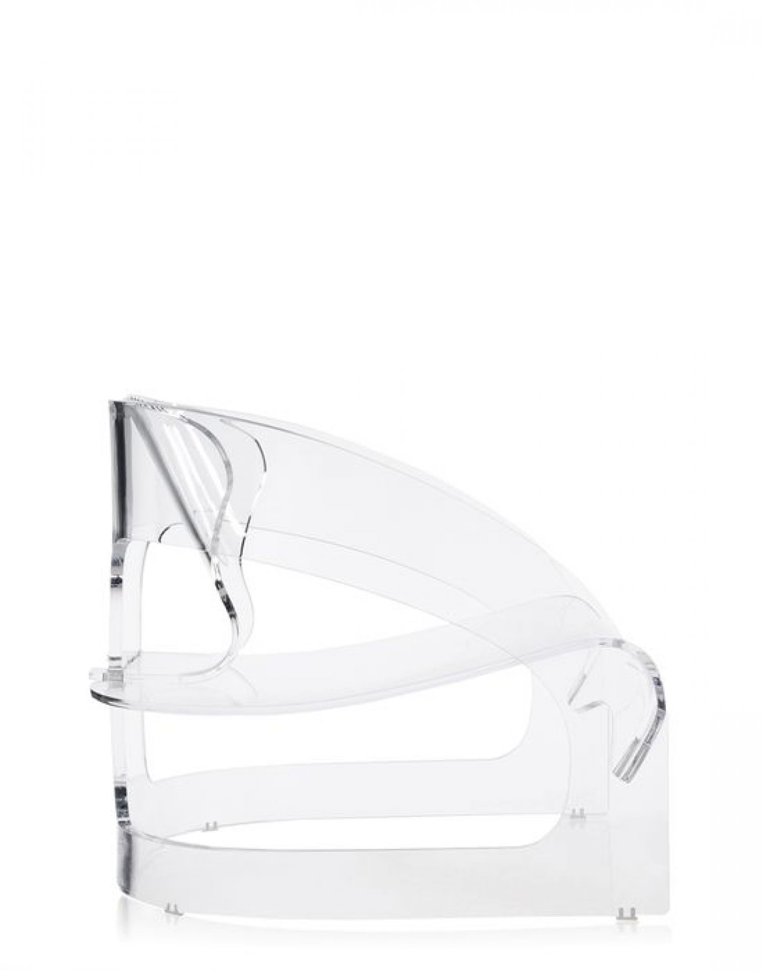 Transparenter Joe Colombo Sessel von Kartell, Designklassiker aus Acrylglas, moderne Sitzmöbel für Wohnzimmer und Büro.