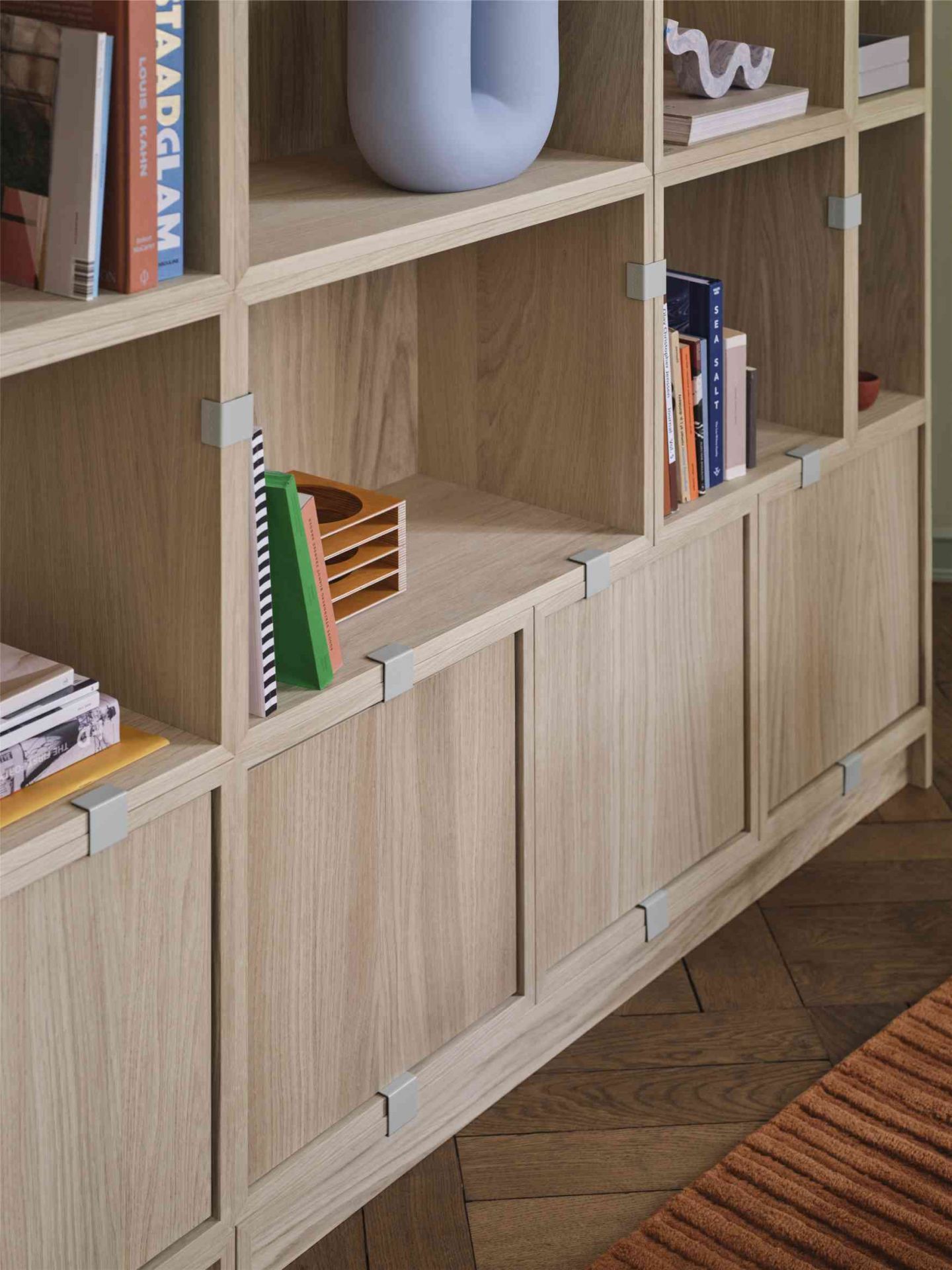 Kink-vaas H 26,3 cm Muuto Dieprood