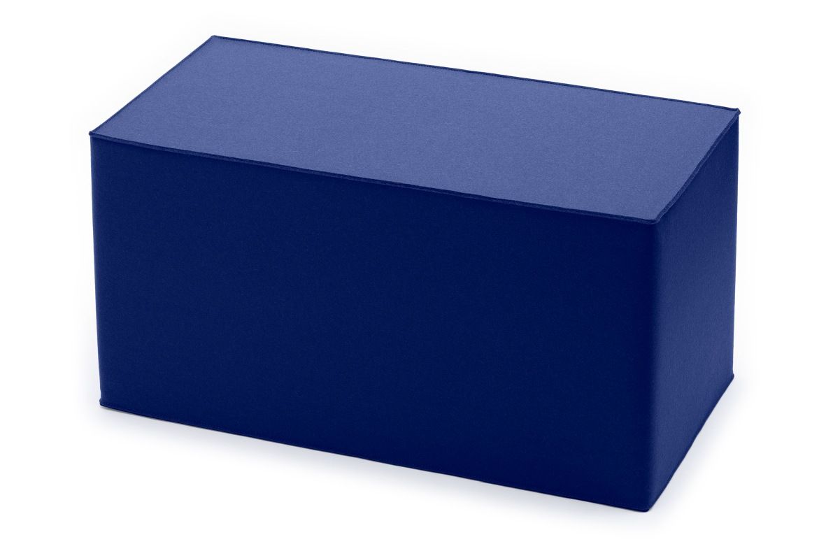 Blauer Quader Sitzhocker von HEY-SIGN by BWF Group, modernes Möbelstück für Wohnzimmer und Büro.
