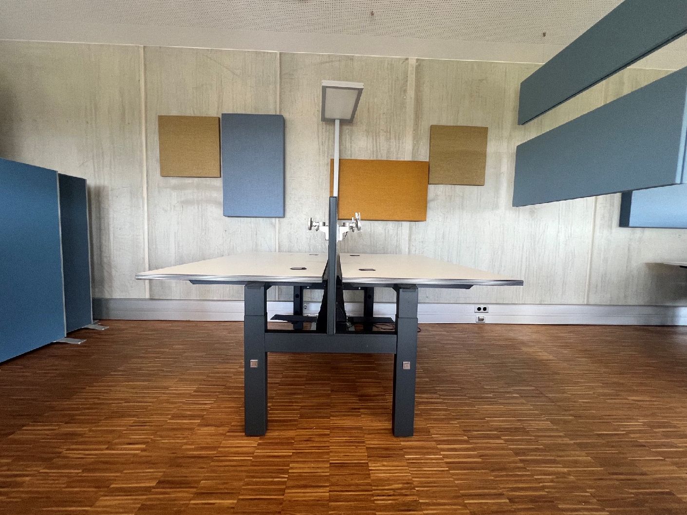 Palmberg dubbel werkstation, TENTOONSTELLING / GEBRUIKT MEUBILAIR