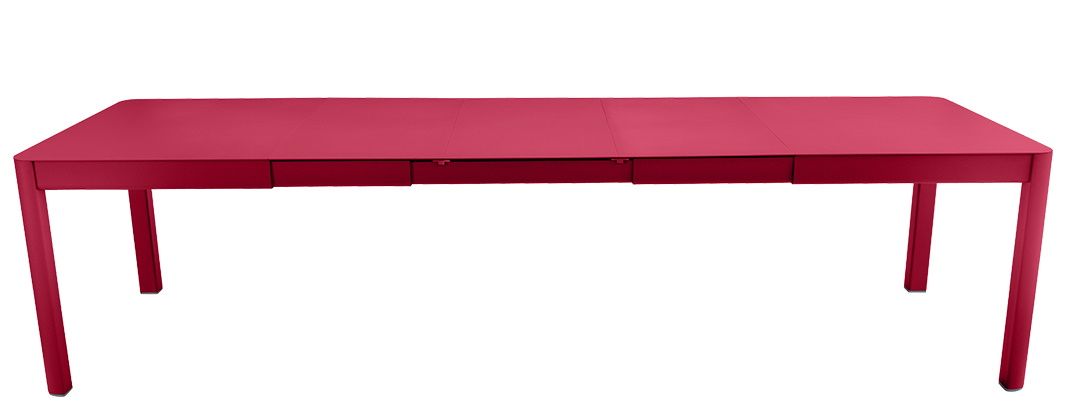Fermob Ribambelle Gartentisch in Rot, ausziehbar, für den stilvollen Outdoor-Bereich.
