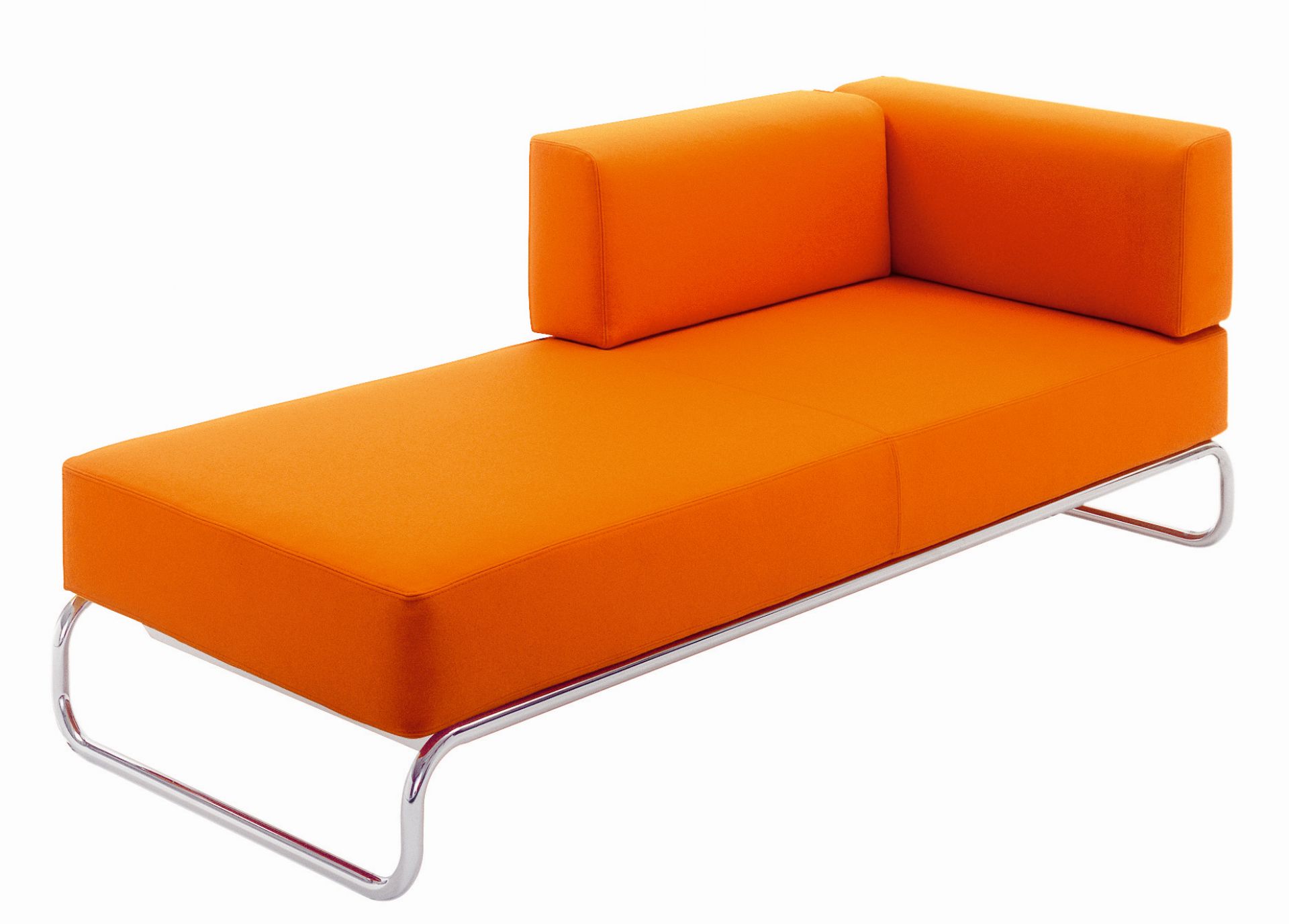 Orangefarbenes Thonet S 5100 Polsterteil niedrig mit Chromgestell, modernes Design für Wohnzimmer und Lounge.