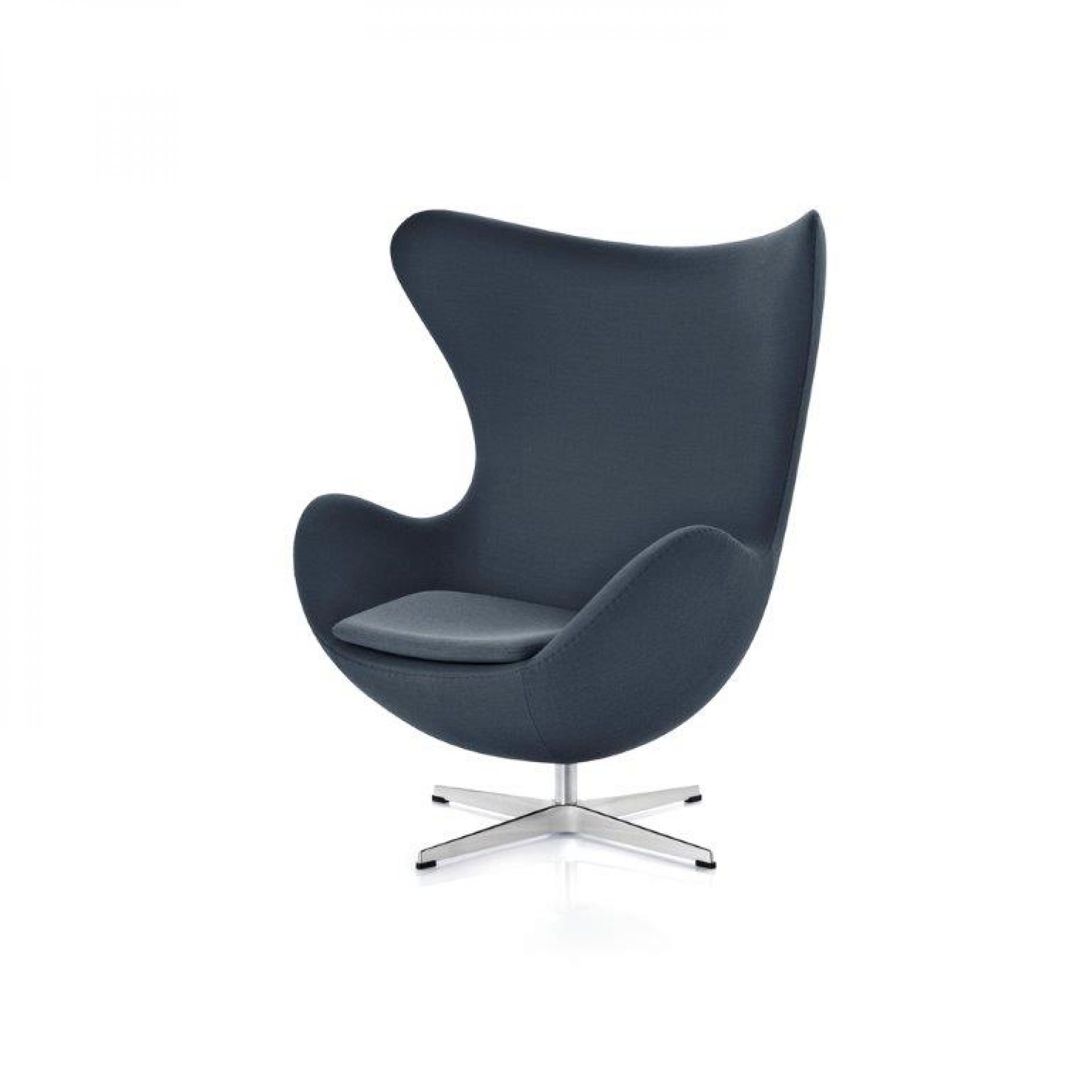 Blauer Egg Chair Sessel von Fritz Hansen mit Stoffbezug und Drehfuß.