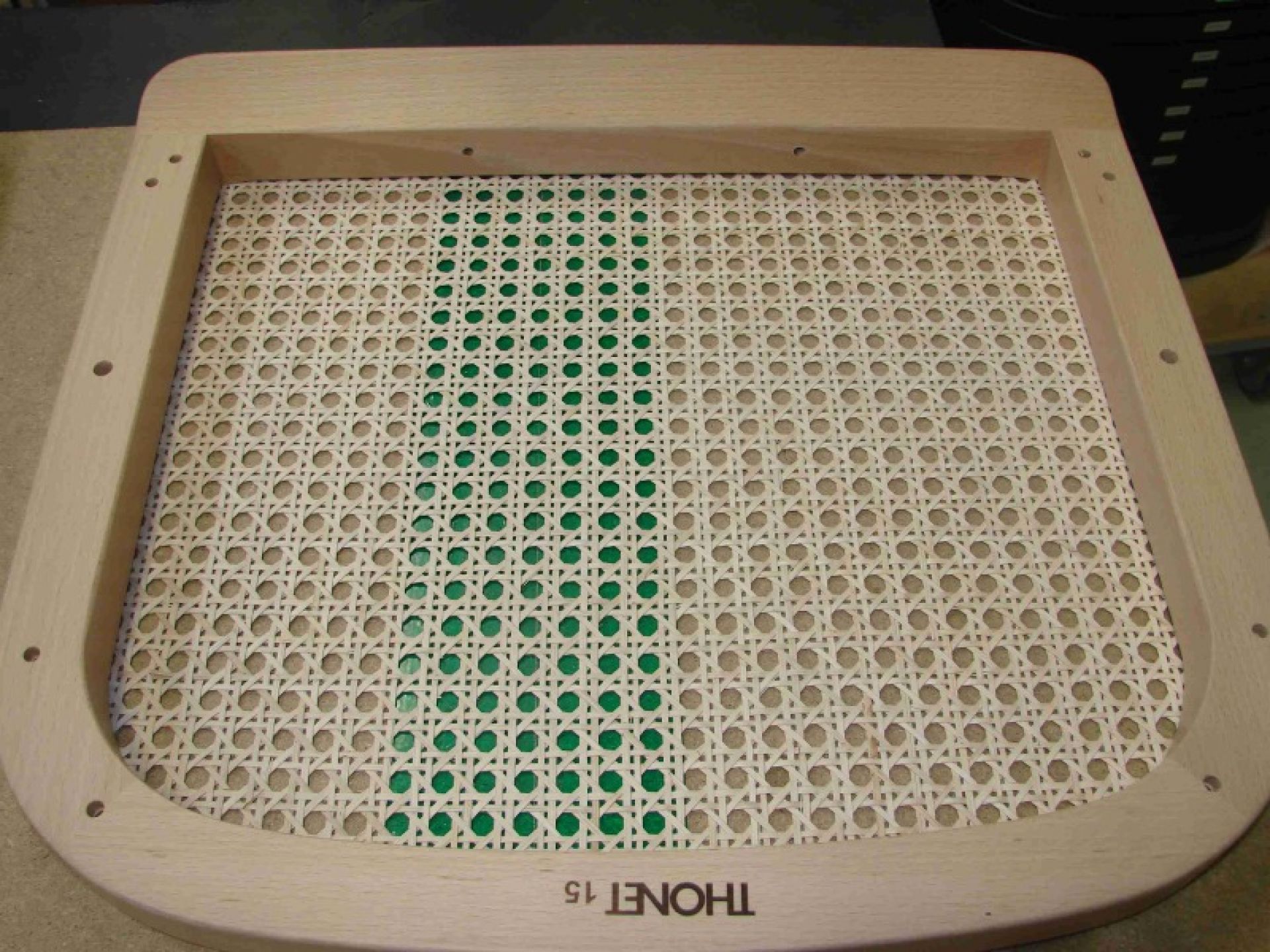 Sitzfläche Ersatzteil für Thonet Freischwinger S32/S64 mit Wiener Geflecht und Holzrahmen.