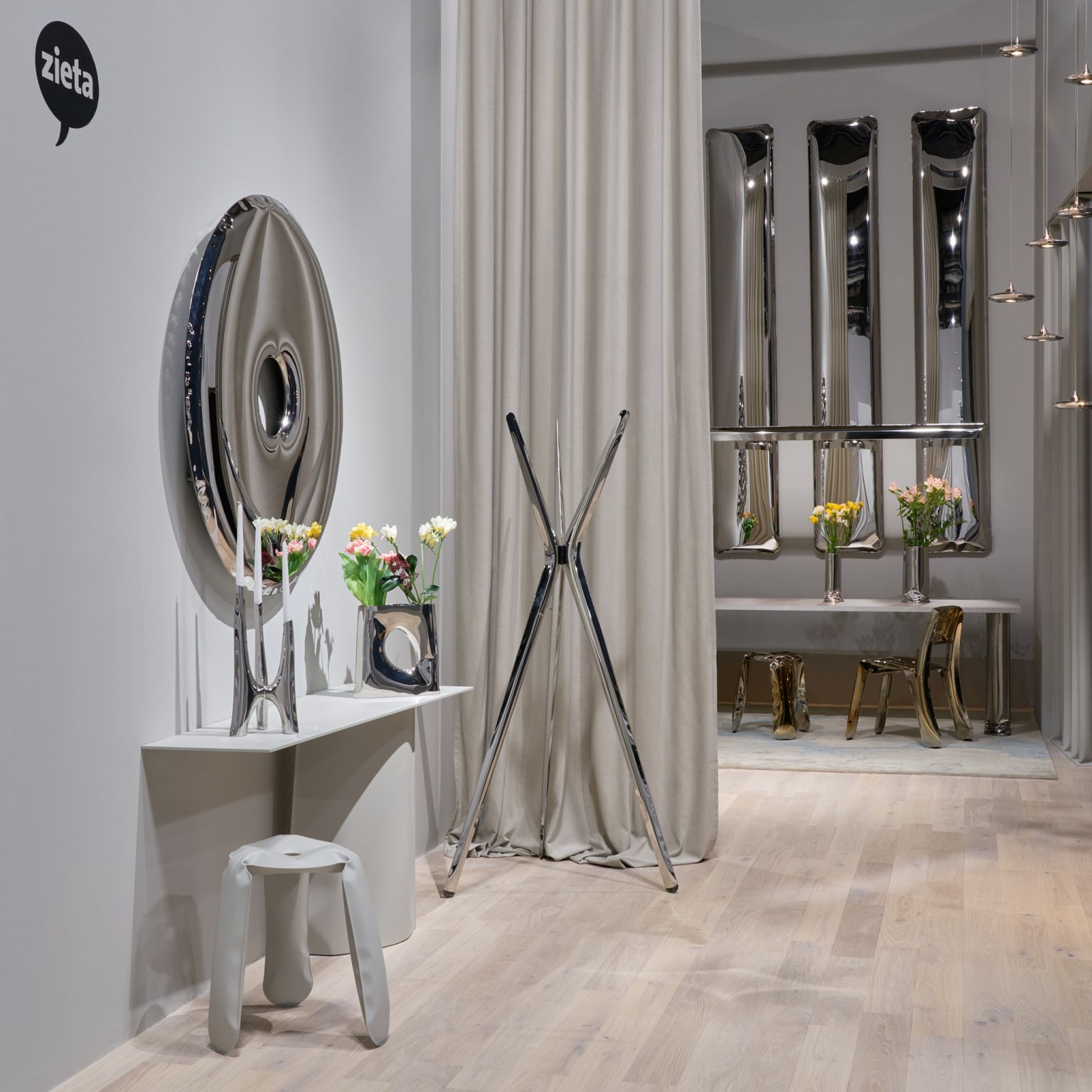 Snopek Garderobenständer von Zieta, moderner Kleiderständer aus poliertem Stahl im minimalistischen Design für stilvolle Flure.