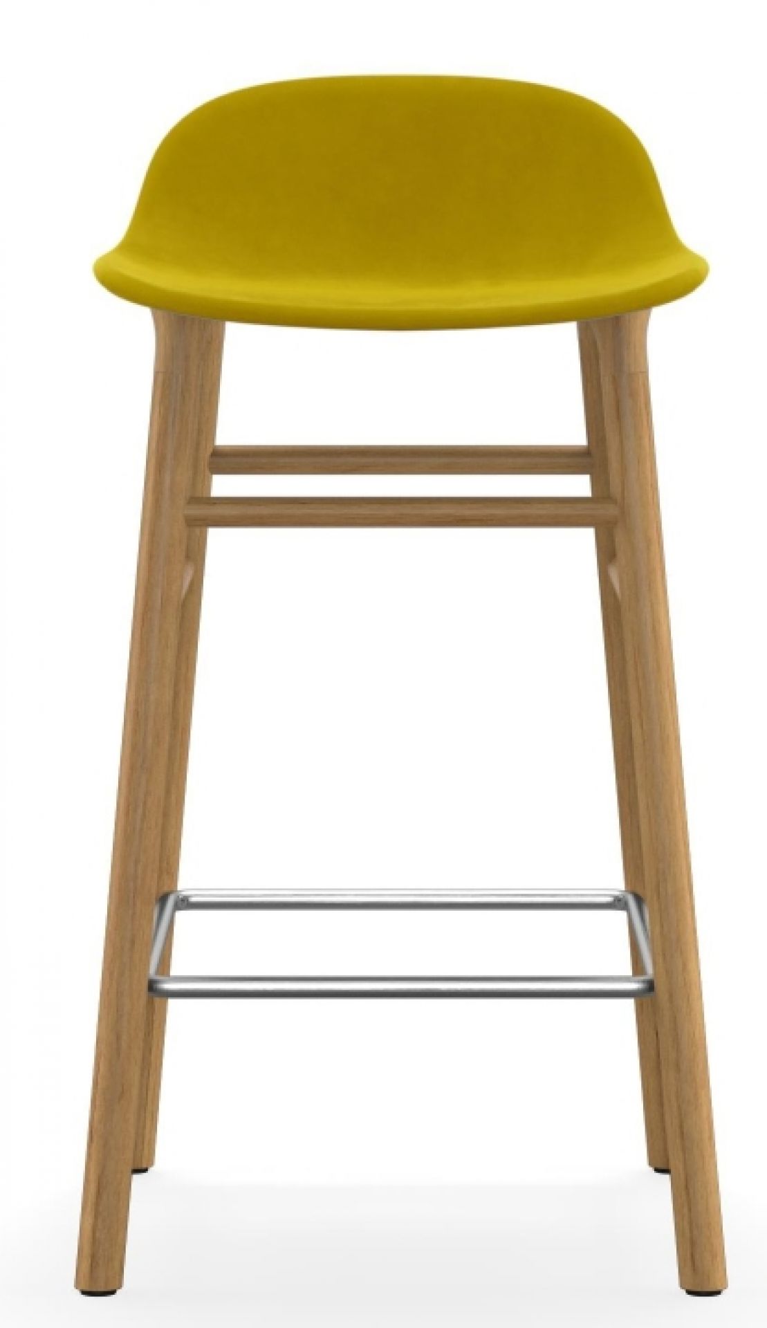 Gelber Form Barhocker von Normann Copenhagen mit Holzbeinen und Fußstütze aus Metall.