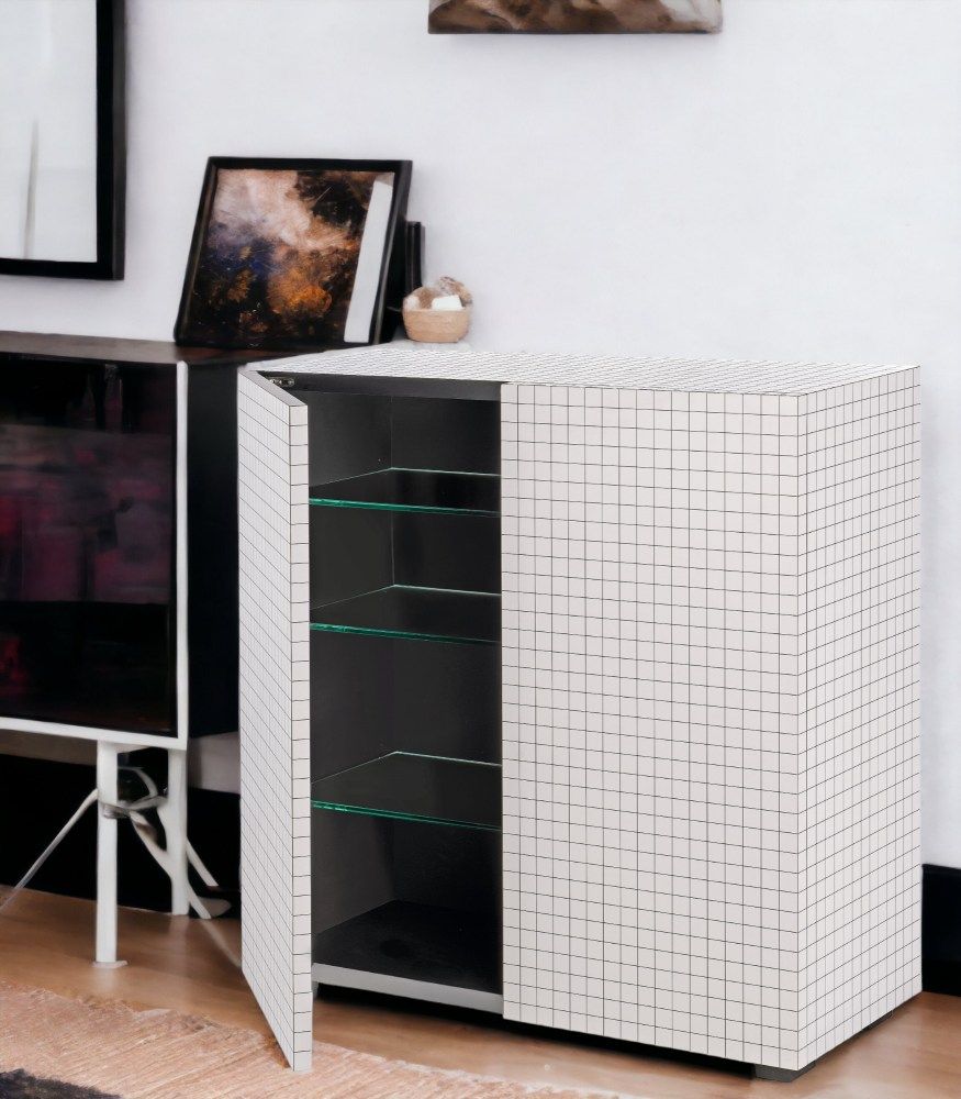 Offener 757 Quaderna Schrank von Zanotta mit Gittermuster und Glasböden für moderne Wohnräume.