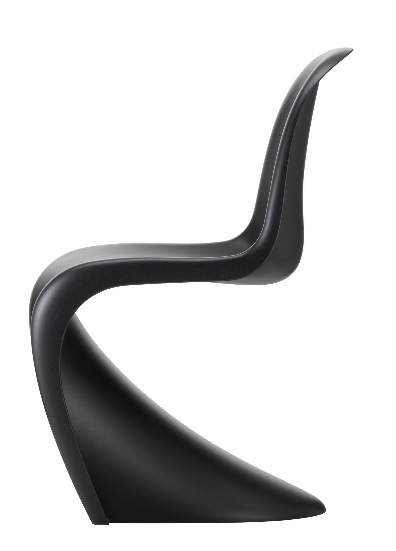 Panton Chair in Tiefschwarz: Designklassiker von Vitra, moderner Kunststoffstuhl in neuer Höhe.