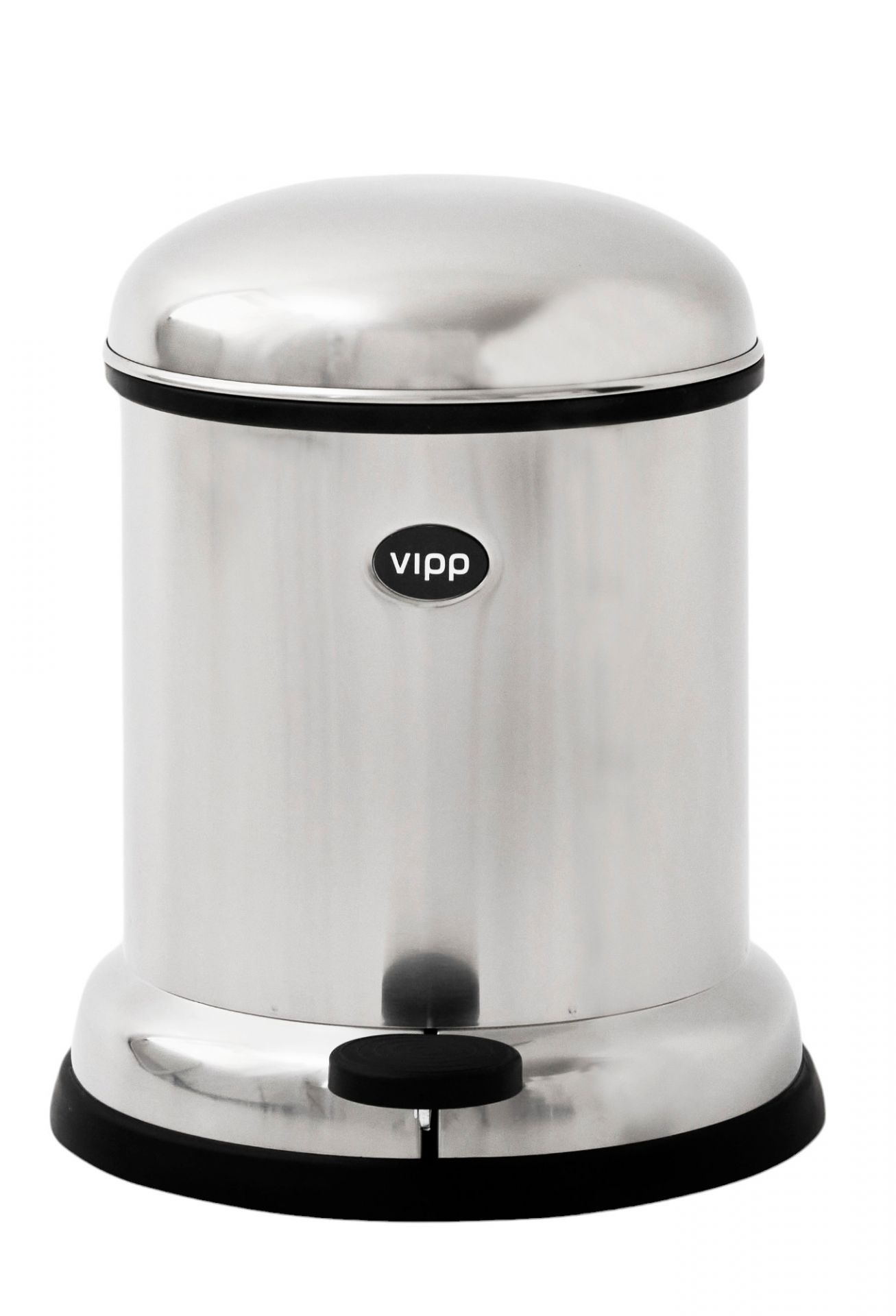 Vipp Treteimer 4L aus Edelstahl, ein runder, glänzender Abfalleimer mit Fußpedal.
