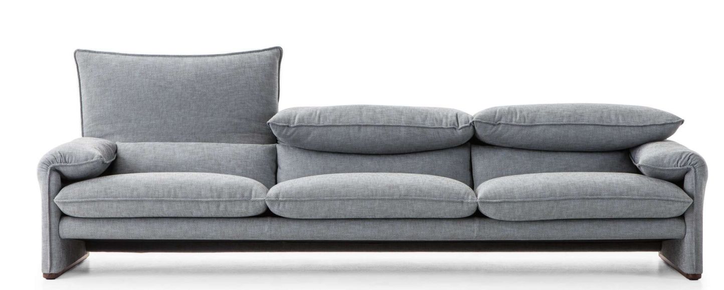 Graues Maralunga Sofa von Cassina, Dreisitzer, modernes Design, bequeme Polsterung für Wohnzimmer und Lounge.