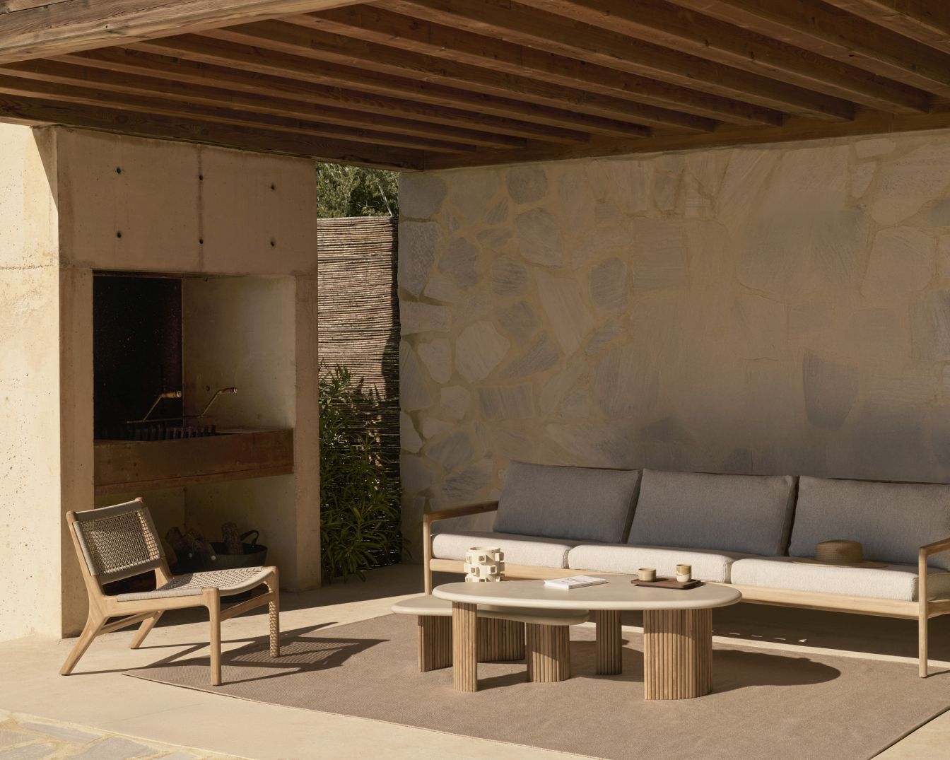 Boomerang Outdoor salontafel beton/teak Ethnicraft