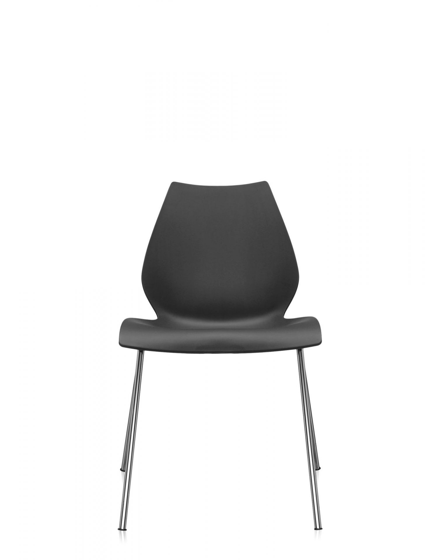Anthrazitfarbener Kartell Stuhl "Maui" ohne Armlehne mit verchromten Beinen, Frontansicht. Designstuhl für Esszimmer.