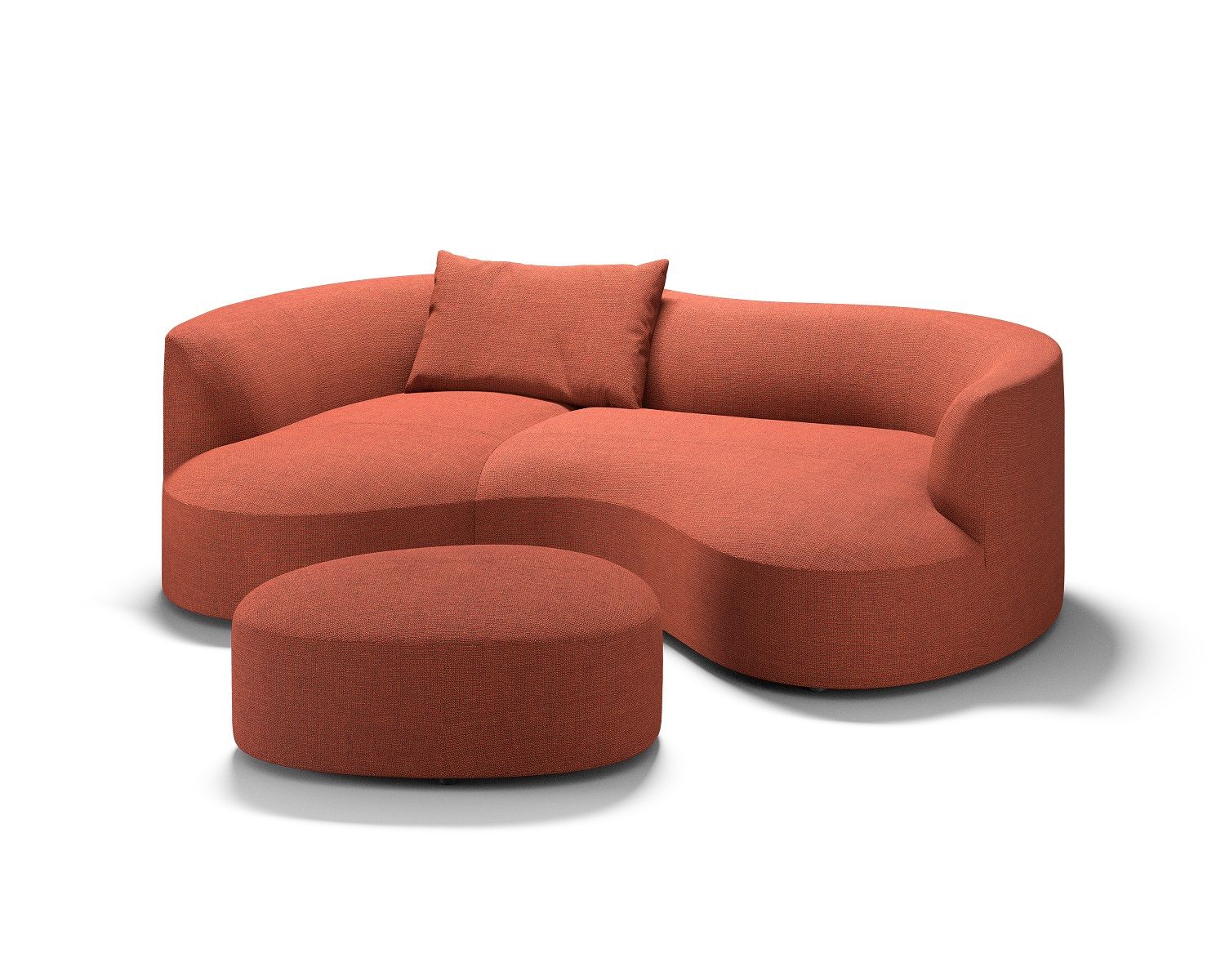 Siwa Sofa mit Liege in Terrakotta, modernes Design mit passendem Hocker und Kissen.