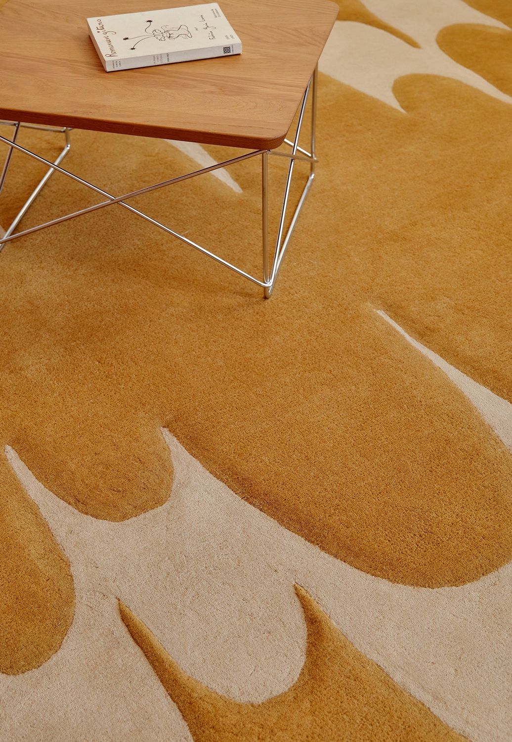 Lucia Eames Echo-tapijt Ochre Nanimarquina