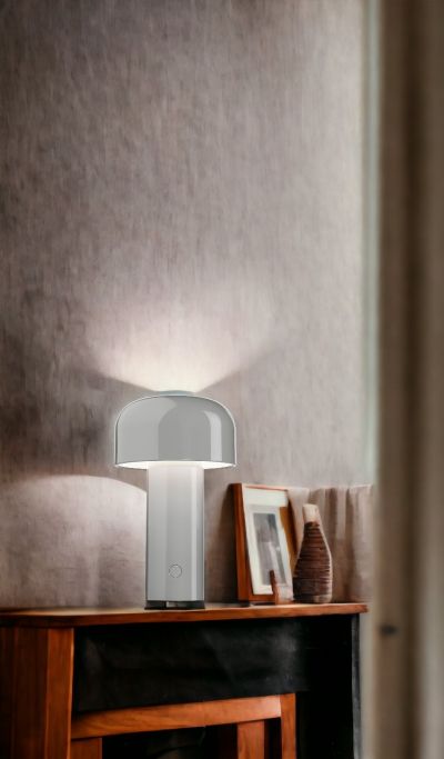 Bellhop Battery tafellamp met USB-kabel van Flos