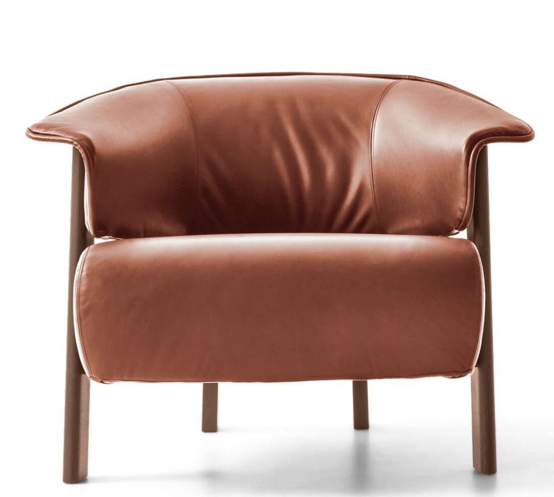 Cassina Back-Wing Sessel: Brauner Ledersessel mit Holzgestell für Wohnzimmer und Büro.