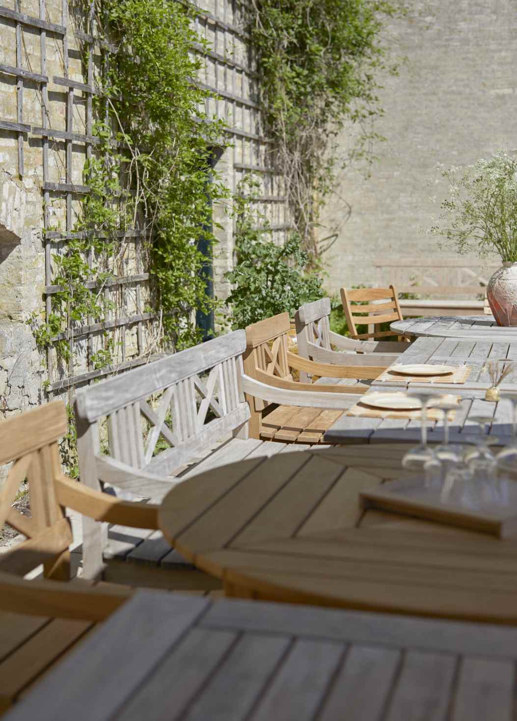 Drachmann Table eettafel voor buiten Skagerak by Fritz Hansen 