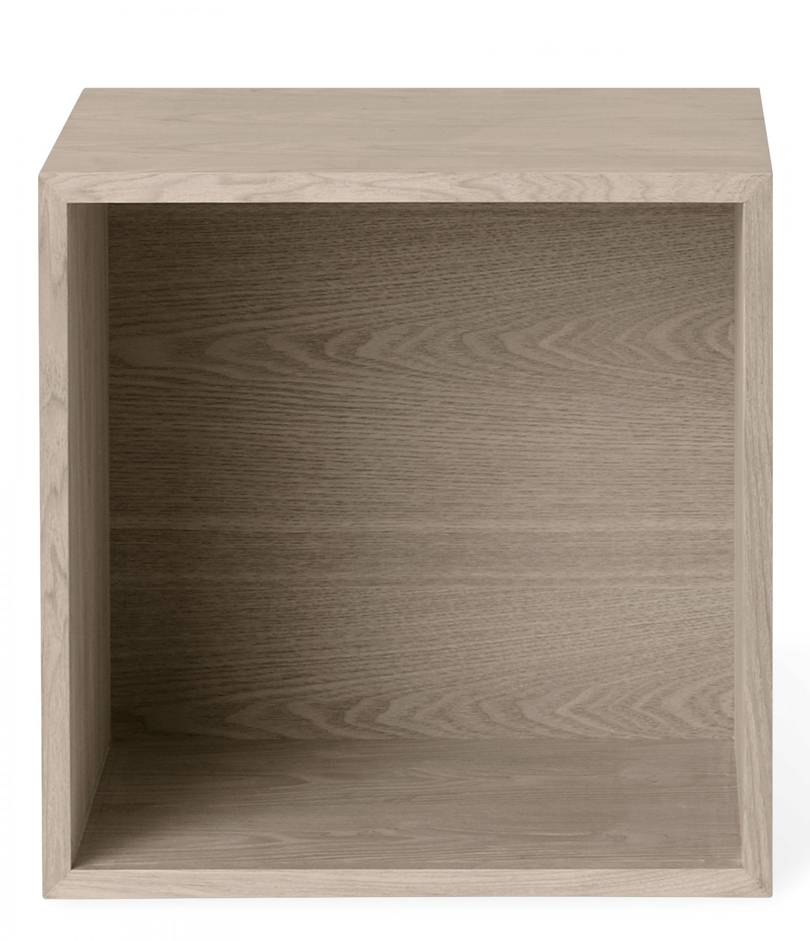Muuto Stacked Storage System 2.0: Einzelnes, helles Holzregal zur individuellen Gestaltung von Regalsystemen.