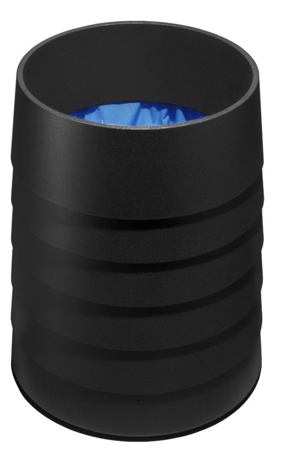 Schwarzer, zylindrischer Status Papierkorb von Rexite mit gerippter Oberfläche und blauem Müllbeutel im Inneren.