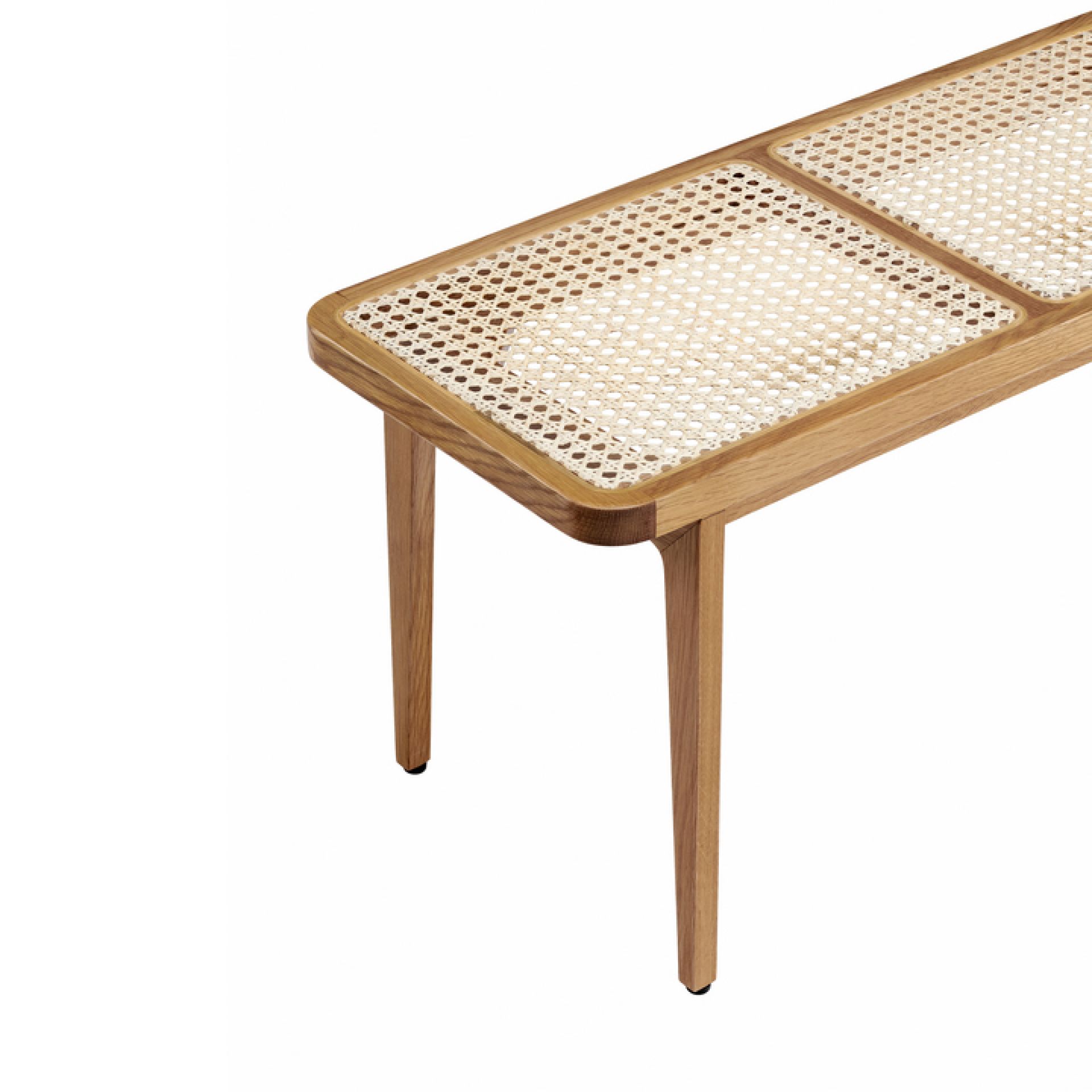 Le Roi Bank von NORR11: Holzbank mit Rattan-Geflecht, ideal als Sitzbank oder Ablage.