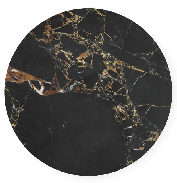 Nahaufnahme der schwarzen Marmorplatte des Normann Copenhagen Dit Coffee Table Beistelltisches mit goldenen Akzenten.