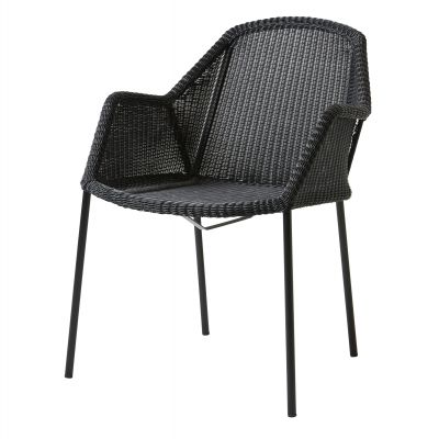 Schwarzer Breeze Stuhl von Cane-Line mit Vierfußgestell, ideal für den Outdoor-Bereich und Garten.