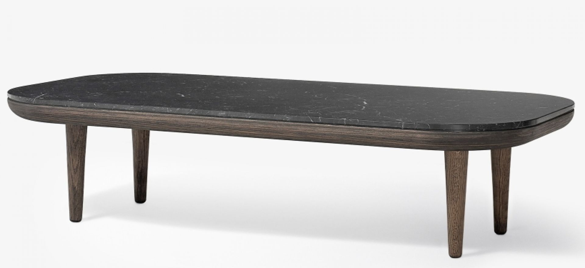 Fly Table Couchtisch von AndTradition mit dunkler Marmorplatte und Holzgestell auf weißem Hintergrund.