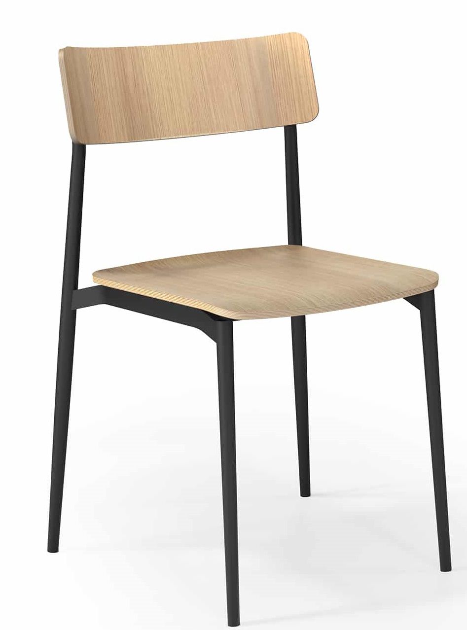 Cult-Wood Chair Stuhl von Segis  mit hellem Holz und schwarzem Metallgestell, moderne Sitzmöbel.