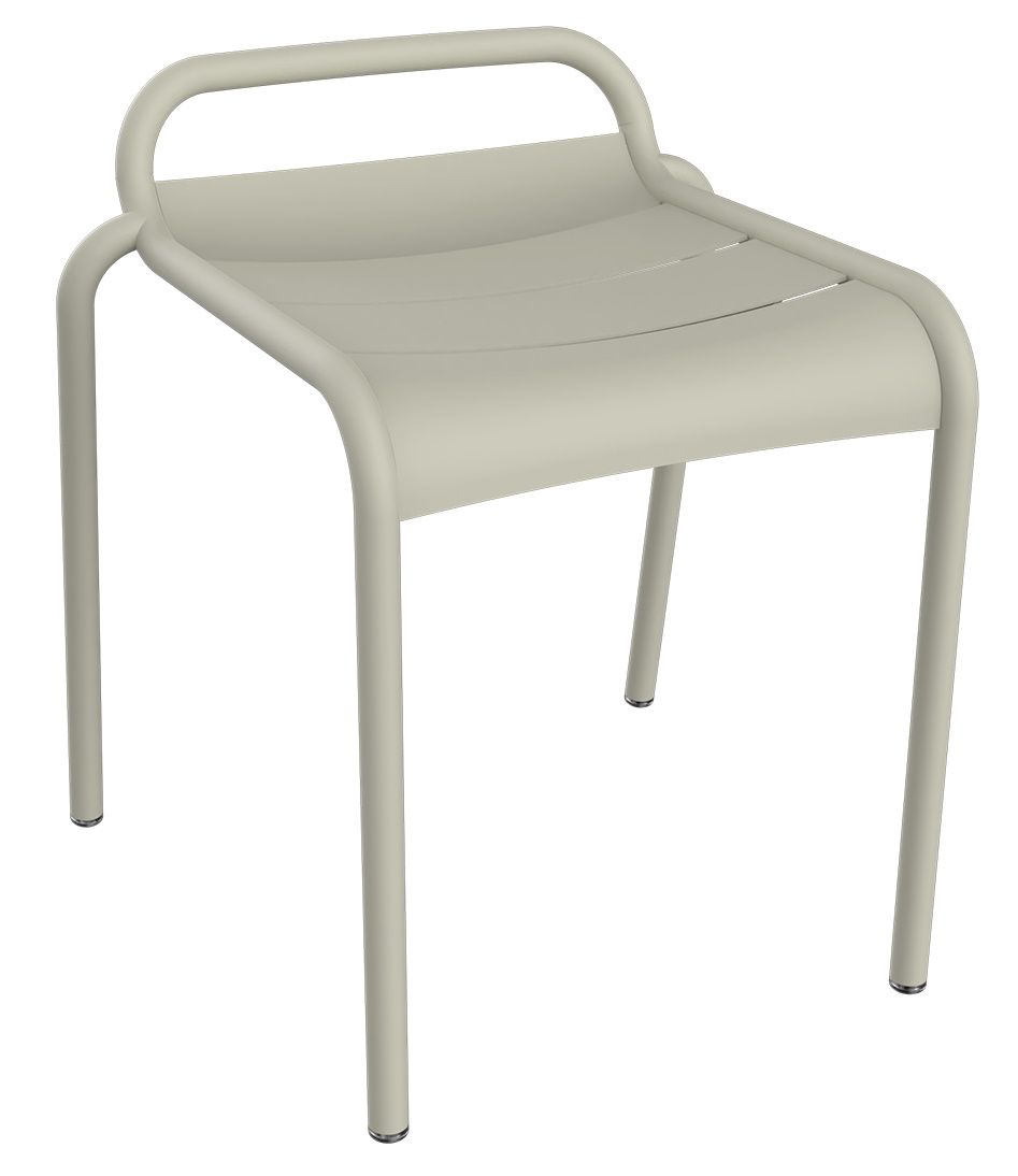 Beiger Luxembourg Hocker von Fermob für den Außenbereich, minimalistisches Design, Metall, Gartenmöbel.
