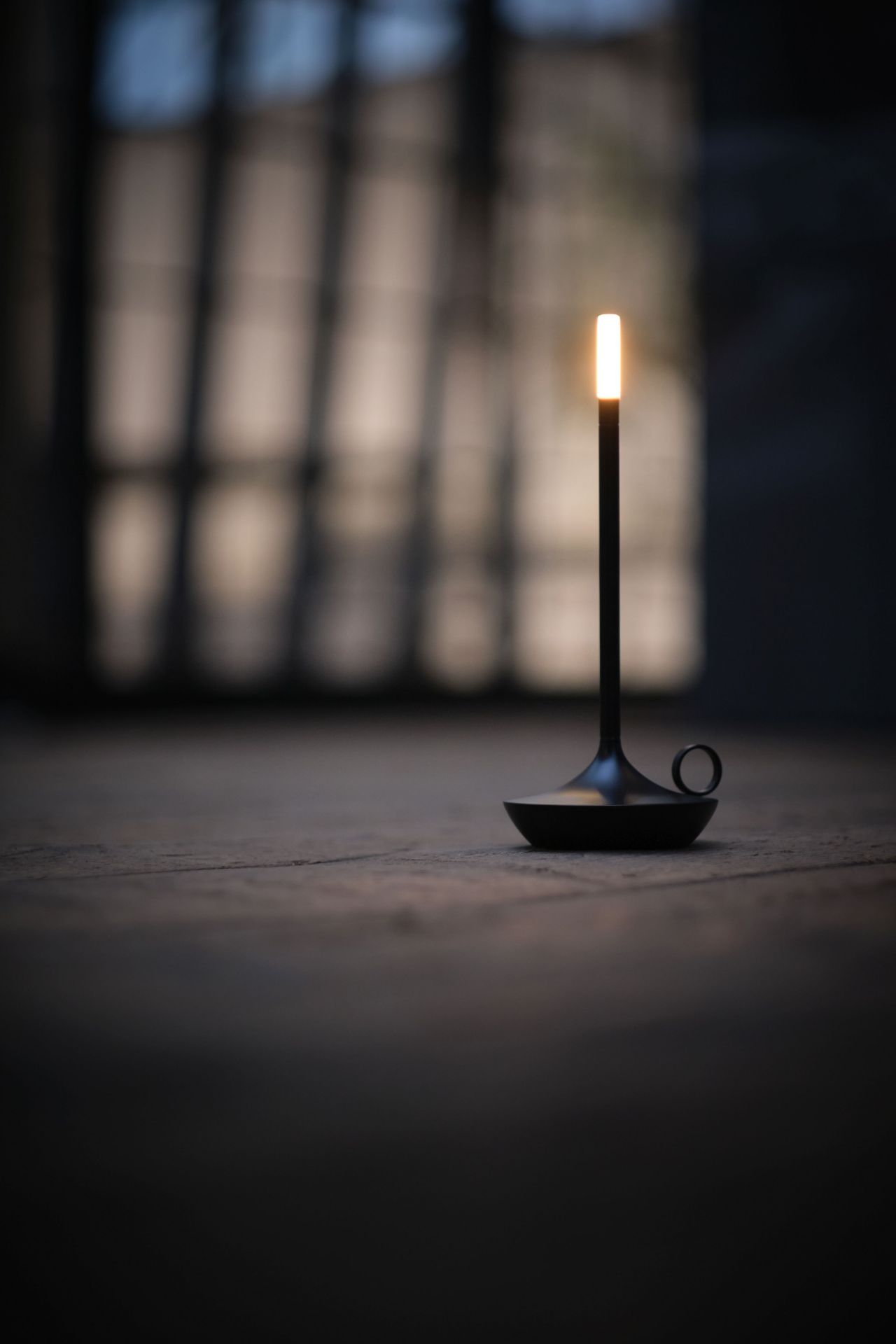 Wick draagbare acculamp / tafellamp met USB, zwart Graypants