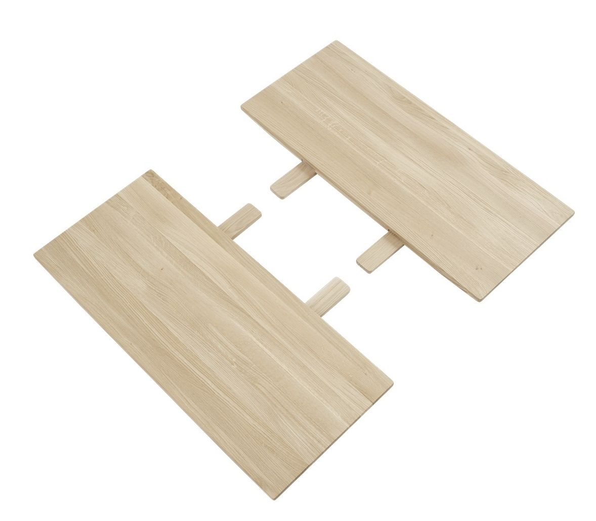 Detailaufnahme der Ausziehplatten für den Earnest Esstisch von Muuto, aus hellem Holz.