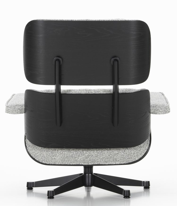 Rückansicht des Eames Lounge Chair Sessels von Vitra mit schwarzem Holz und grauem Stoffbezug.