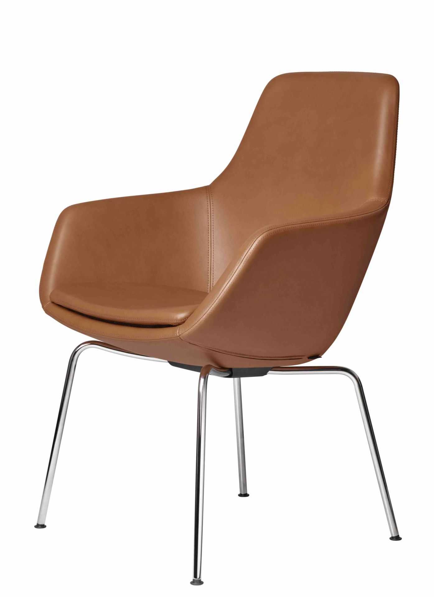 Little Giraffe Stuhl von Fritz Hansen mit braunem Lederbezug und verchromtem Stahlgestell.